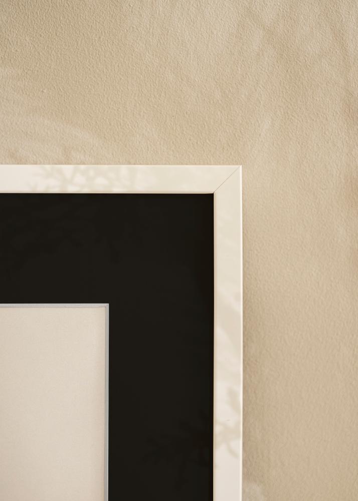 Cadre E-Line Blanc 50x70 cm - Passe-partout Noir 33x56 cm