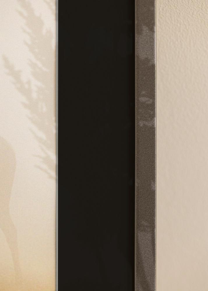Cadre Edsbyn Graphite 42x59,4 cm (A2) - Passe-partout Noir 25x38 cm