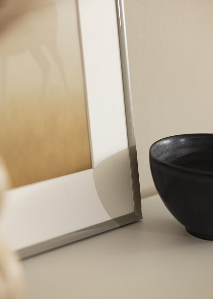 Cadre New Lifestyle gris terre 18x24 cm - Passe-partout Blanc 13x17 cm