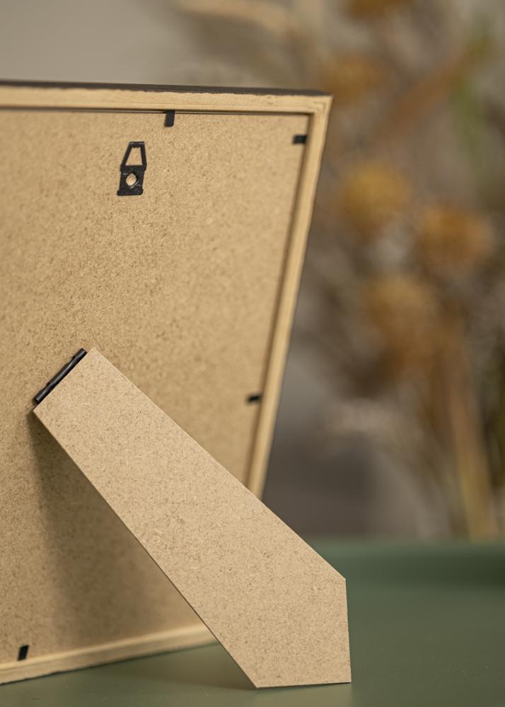 Cadre Edsbyn Noyer 21x27 cm - Passe-partout Blanc 11x17 cm