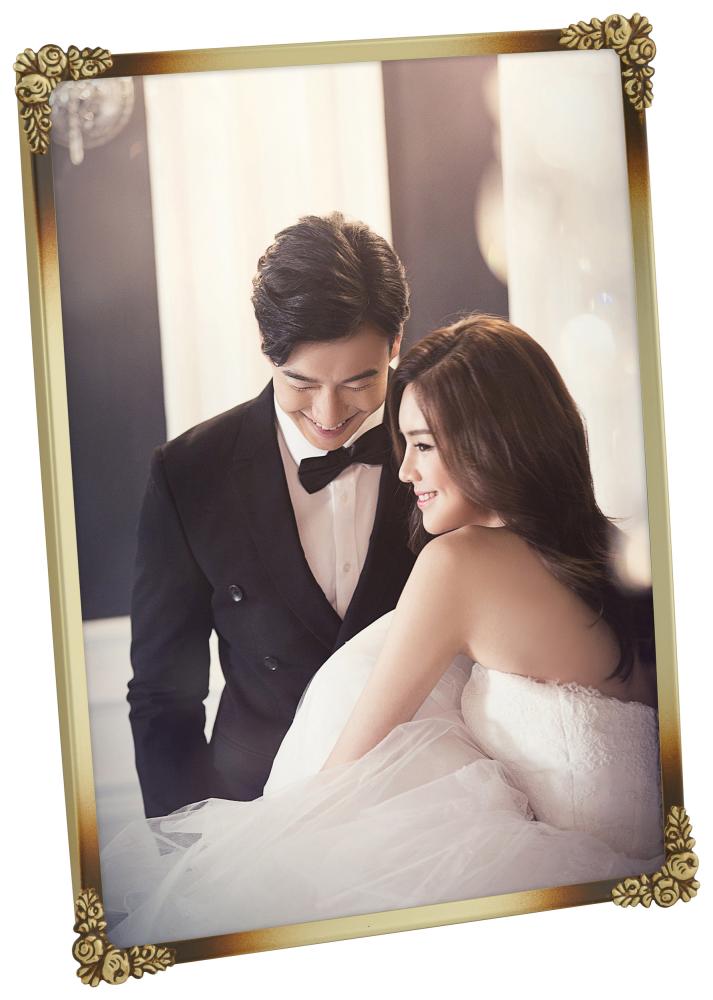 Cadre Roses Métal Or 15x20 cm