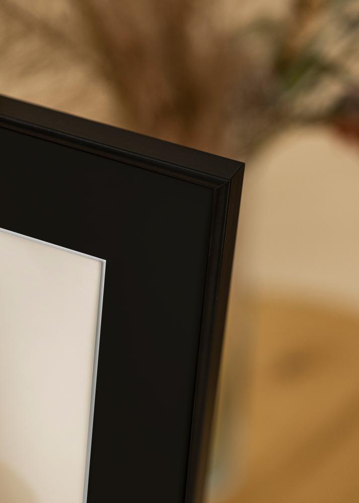 Cadre Visby Blanc 30x40 cm - Passe-partout Noir 21x30 cm