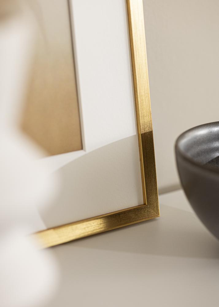 Cadre Edsbyn Or 45x45 cm - Passe-partout Blanc 14x14 inches