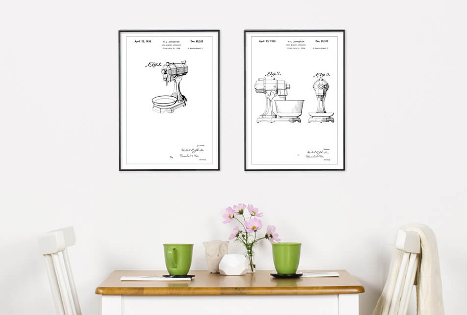Posters avec dessins de brevets de mixeur sur mur blanc - décoration de cuisine